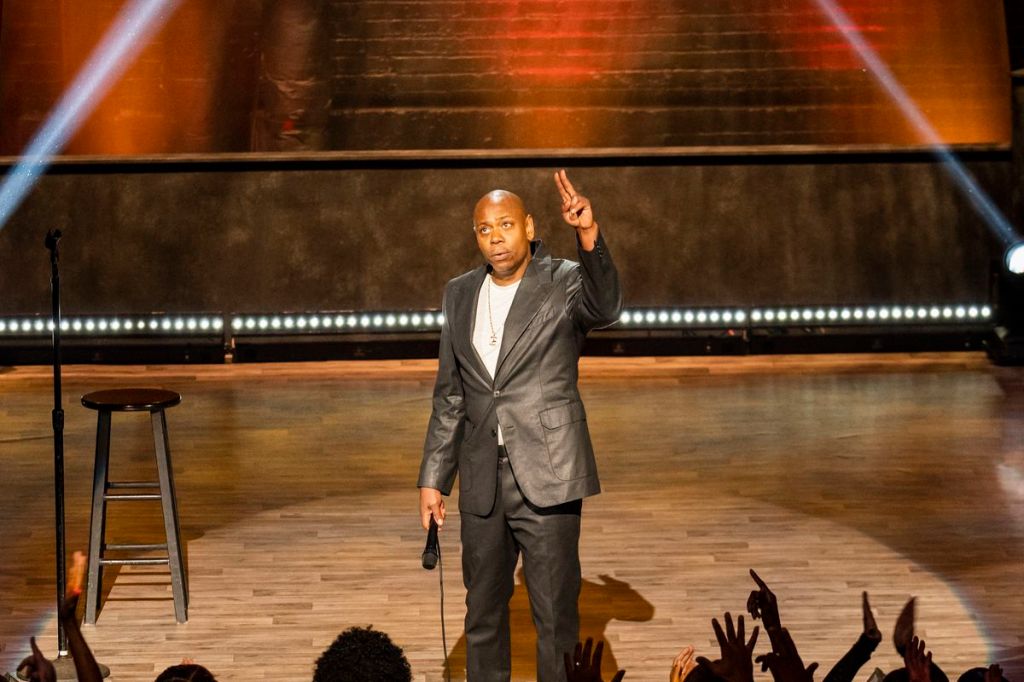 Especial: Dave Chappelle incita o ódio entre as comunidades negra e&nbsp;queer
